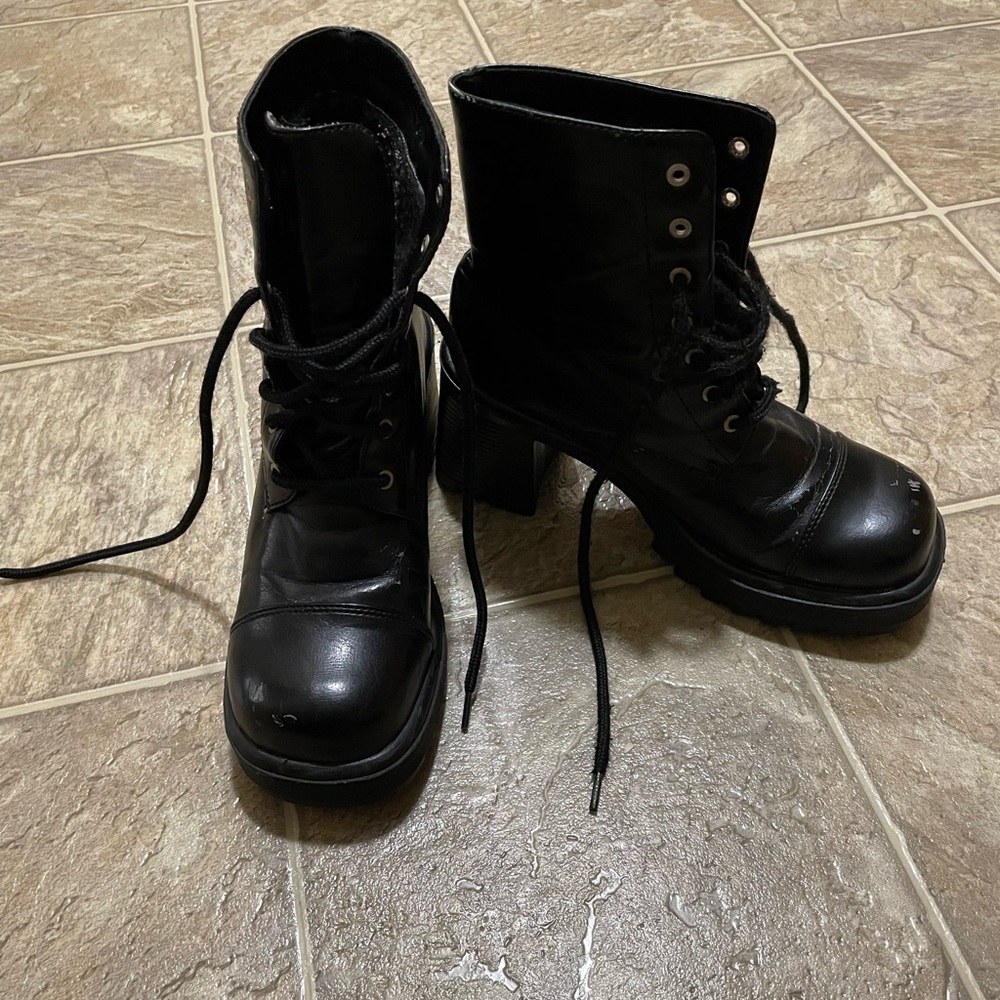 Transit | Women’s Black Chunky Lace-Up Boots